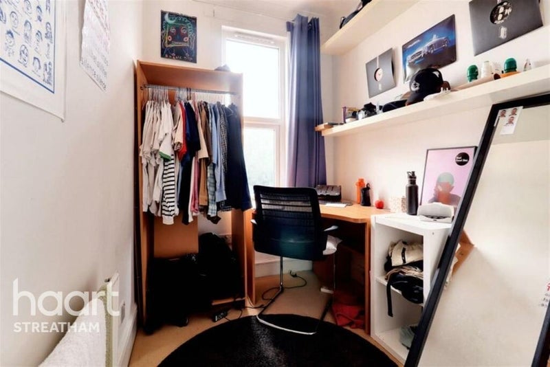 Room Gassiot Road in Greater London