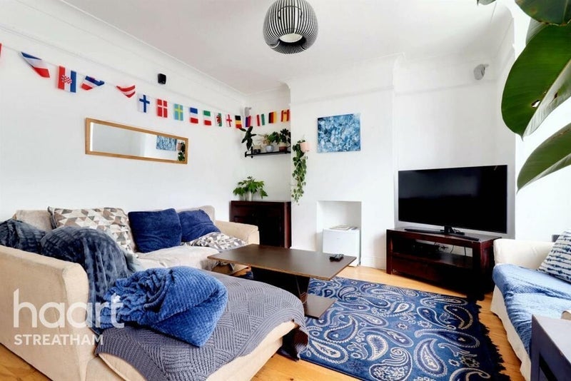 Room Gassiot Road in Greater London