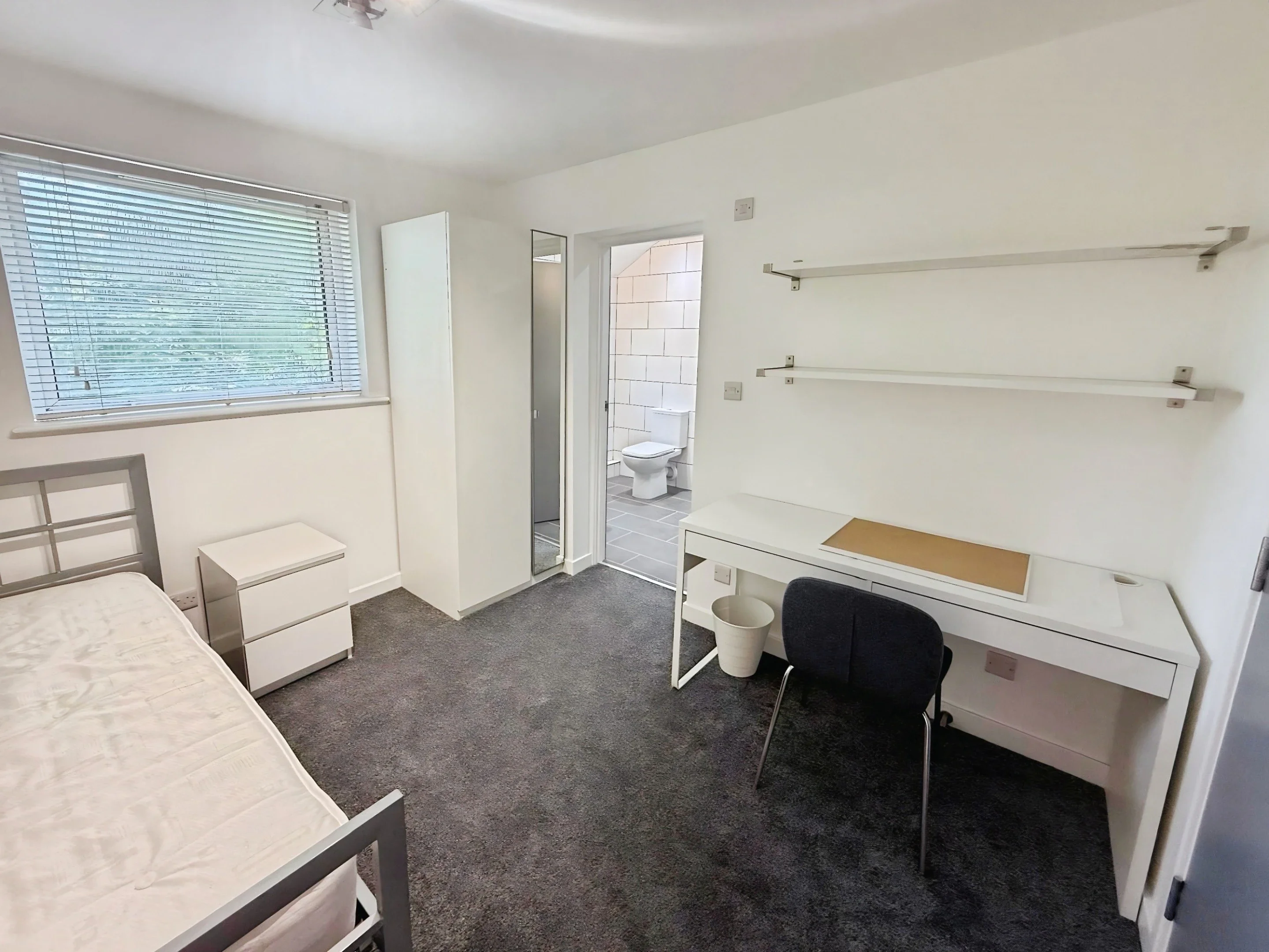 Flat Barrique Road in Nottingham