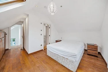 Flat Highbury Hill in Greater London