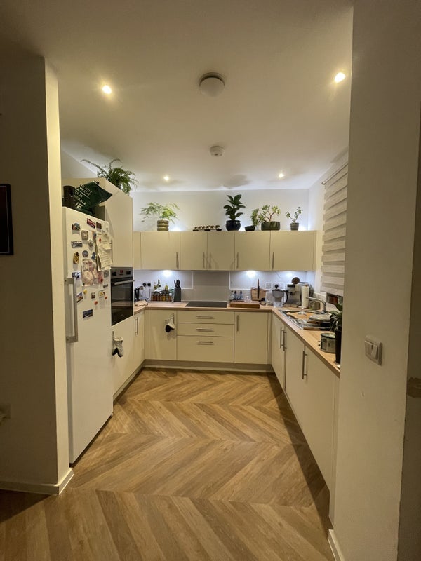Room Frise Street in Bristol