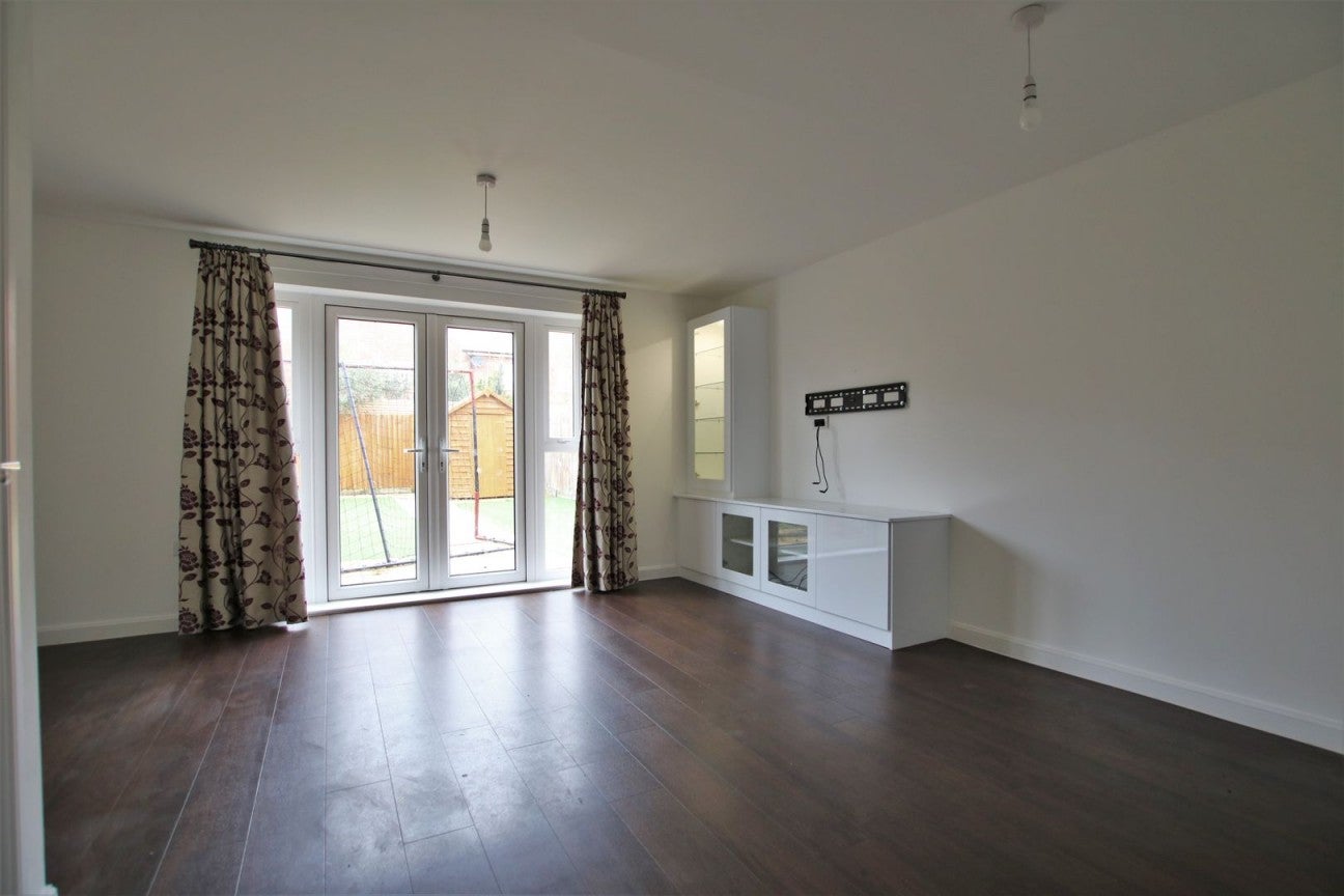 House Windsor Crescent in Wokingham