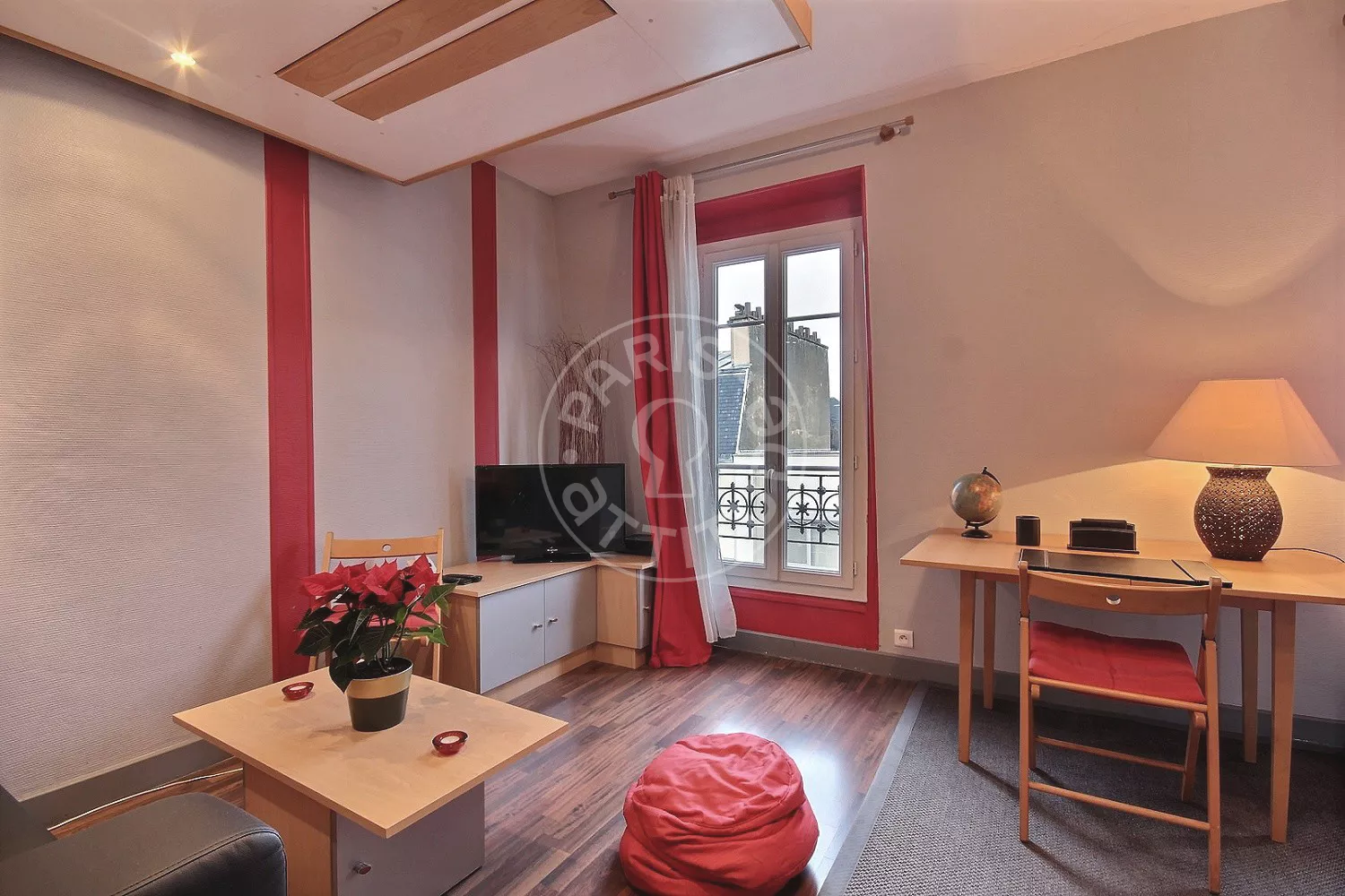 Flat Rue de l'Amiral Roussin in Paris