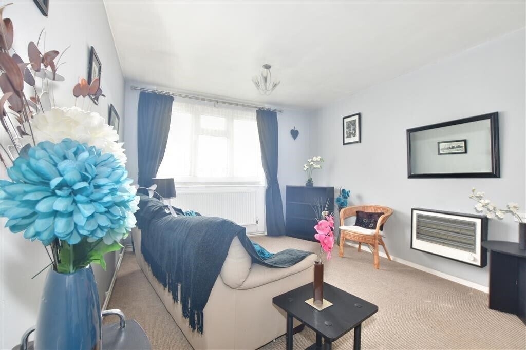 Flat Haldon Close in Greater London