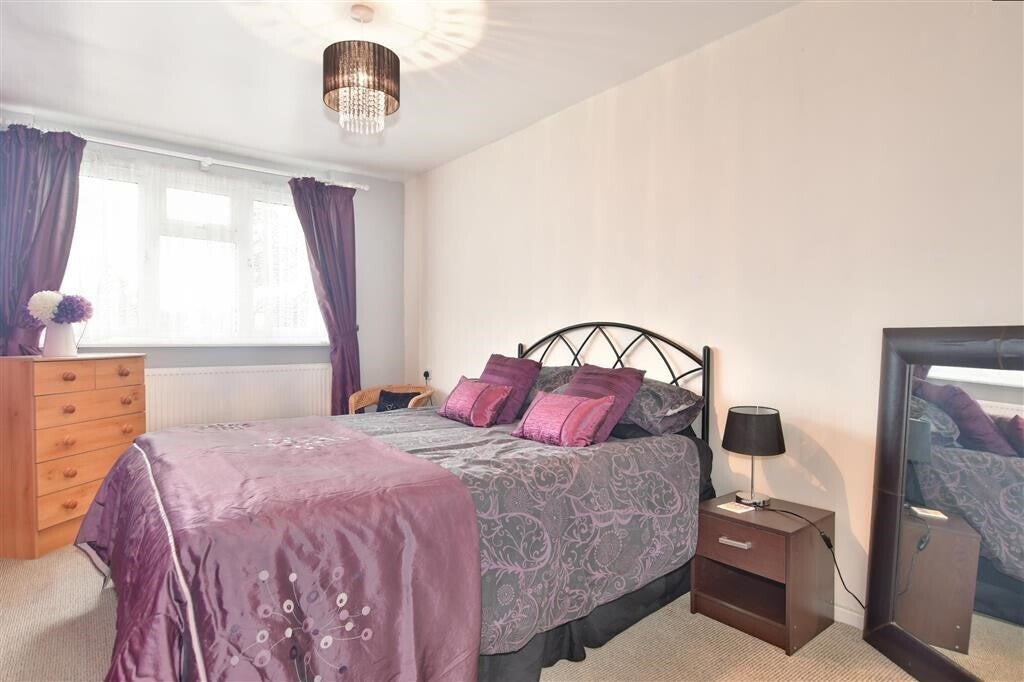 Flat Haldon Close in Greater London