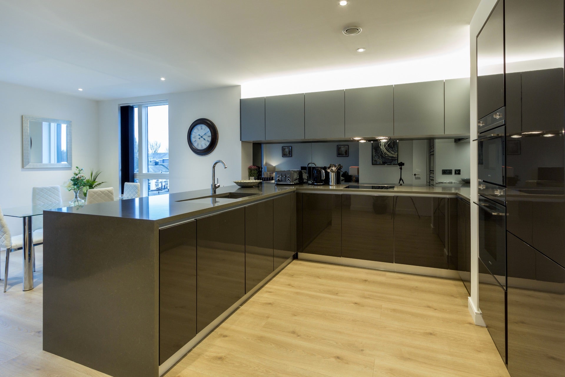 Flat Lionel Road South in Greater London
