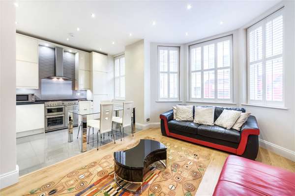 Flat Hammersmith Road in Greater London