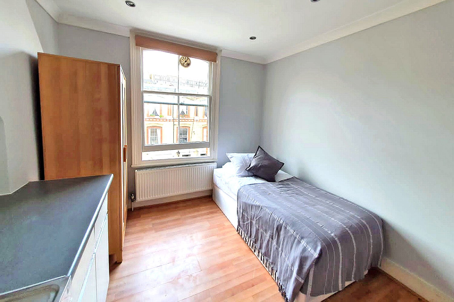 Room Cheniston Gardens in Greater London