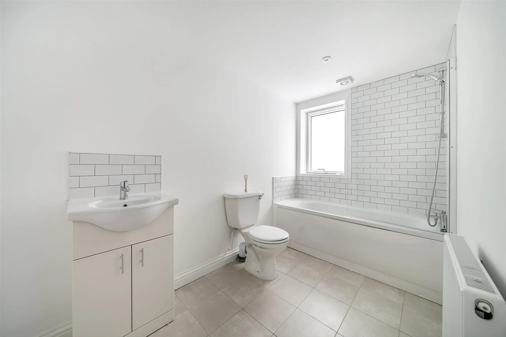 Flat Blenheim Road in Greater London