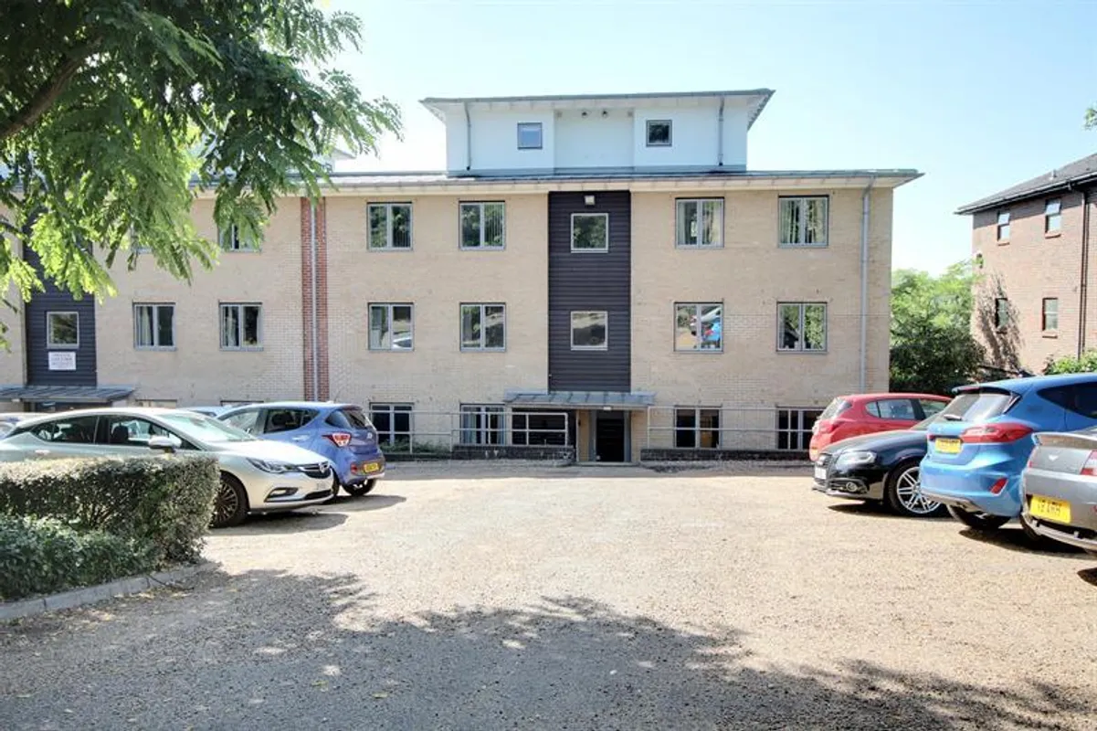 Flat Thorpe Road in Broadland