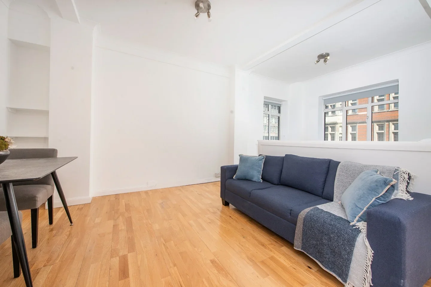 Flat Warren Street in Greater London