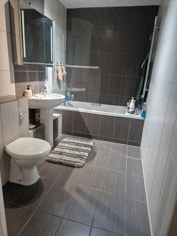 Flat Goresbrook Road in Greater London