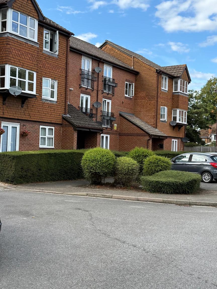 Flat Knowles Close in Greater London