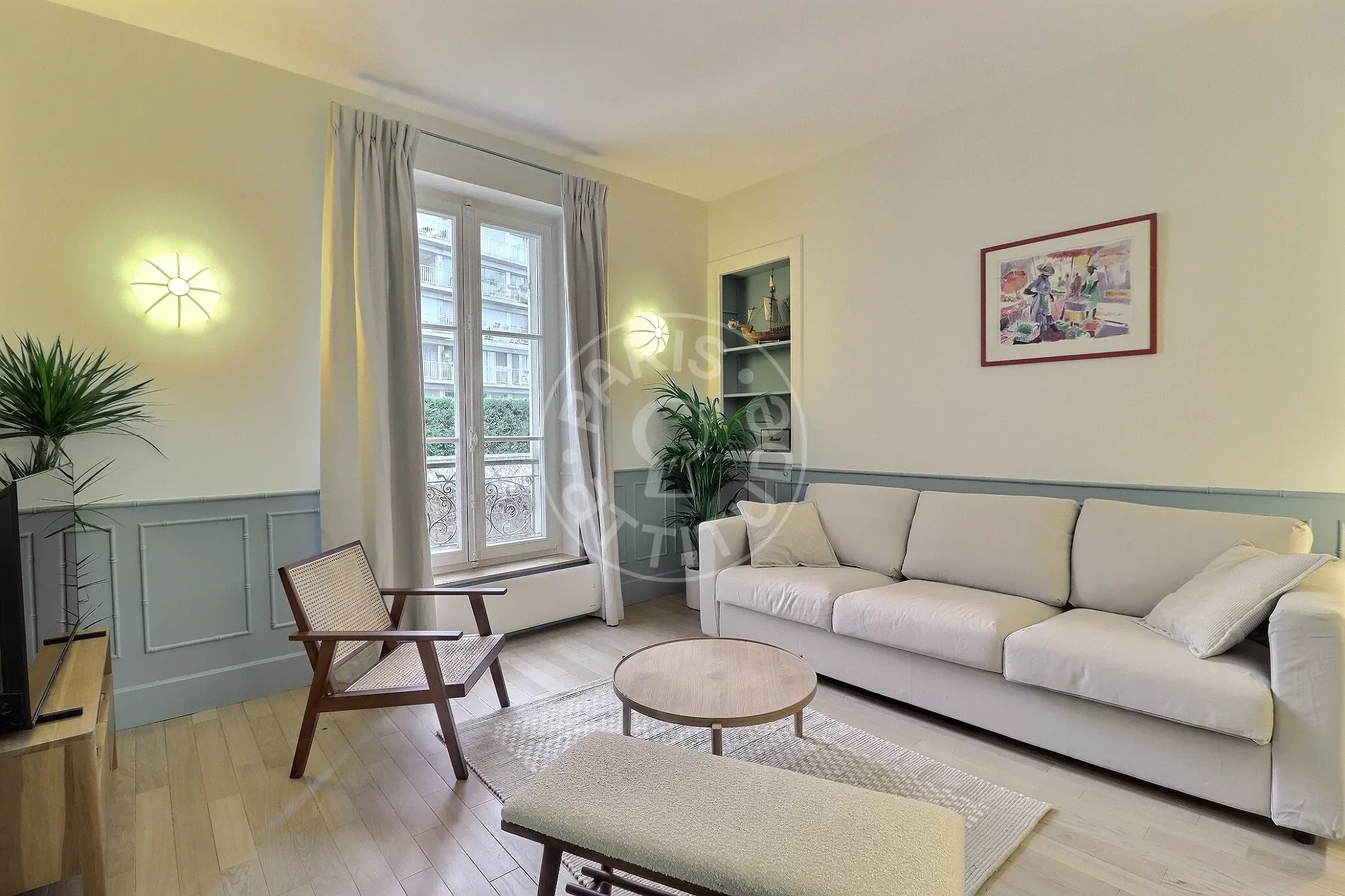 Flat Square de Chaillot in Paris
