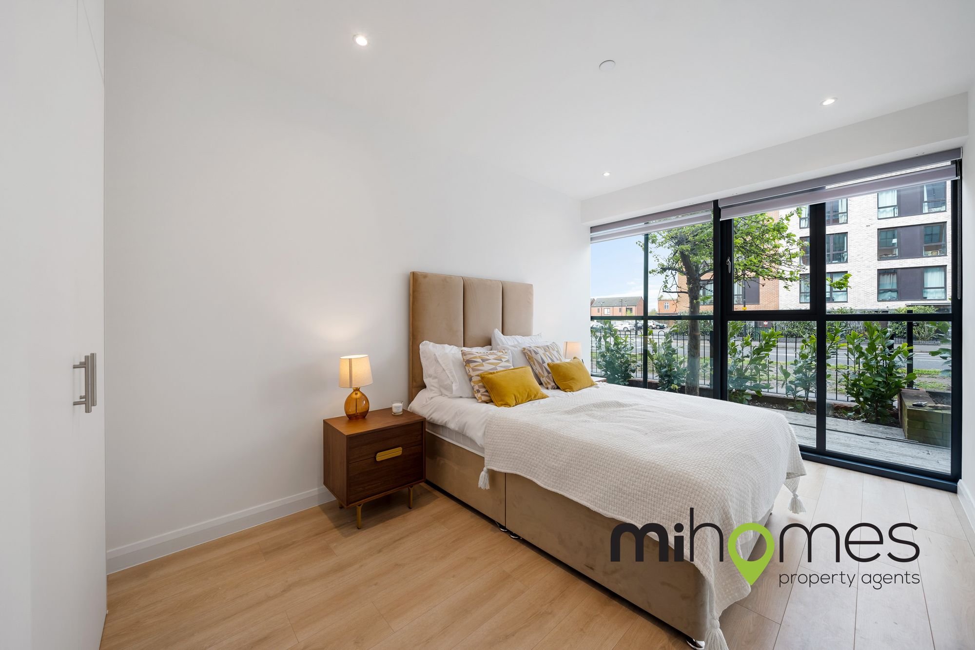 Flat Bath Road in Slough