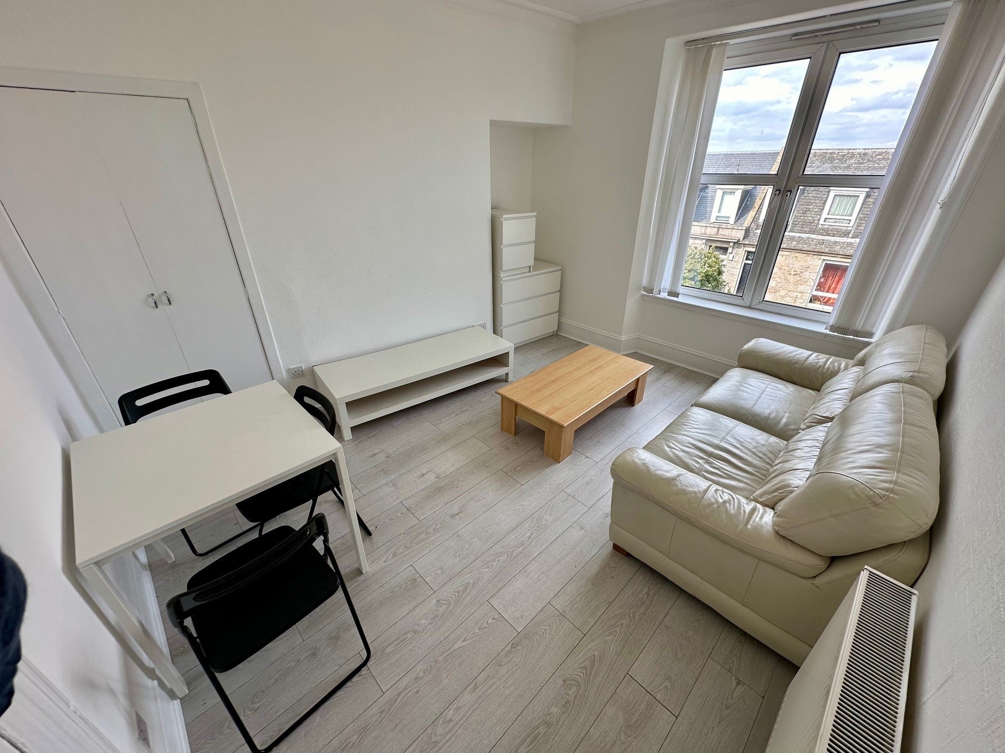 Flat Rosemount Place in Aberdeen City