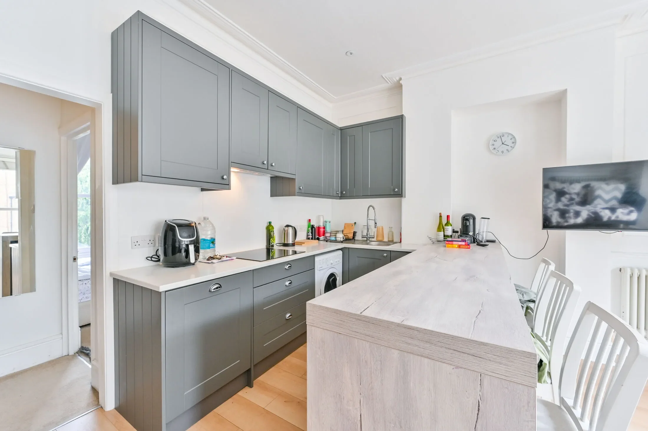Flat Fernhead Road in City of Westminster