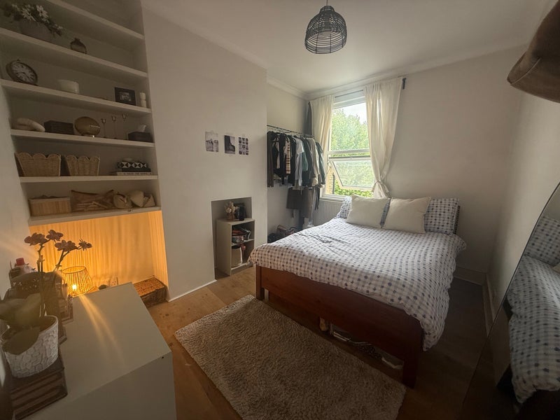 Room Milton Road in Greater London