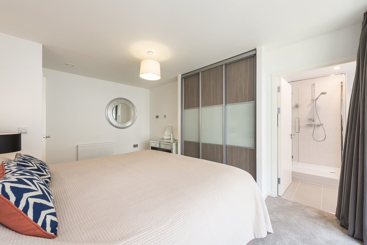Flat Cambridge Avenue in Greater London