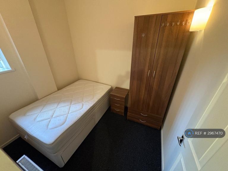 Flat Epworth Street in Stoke-on-Trent