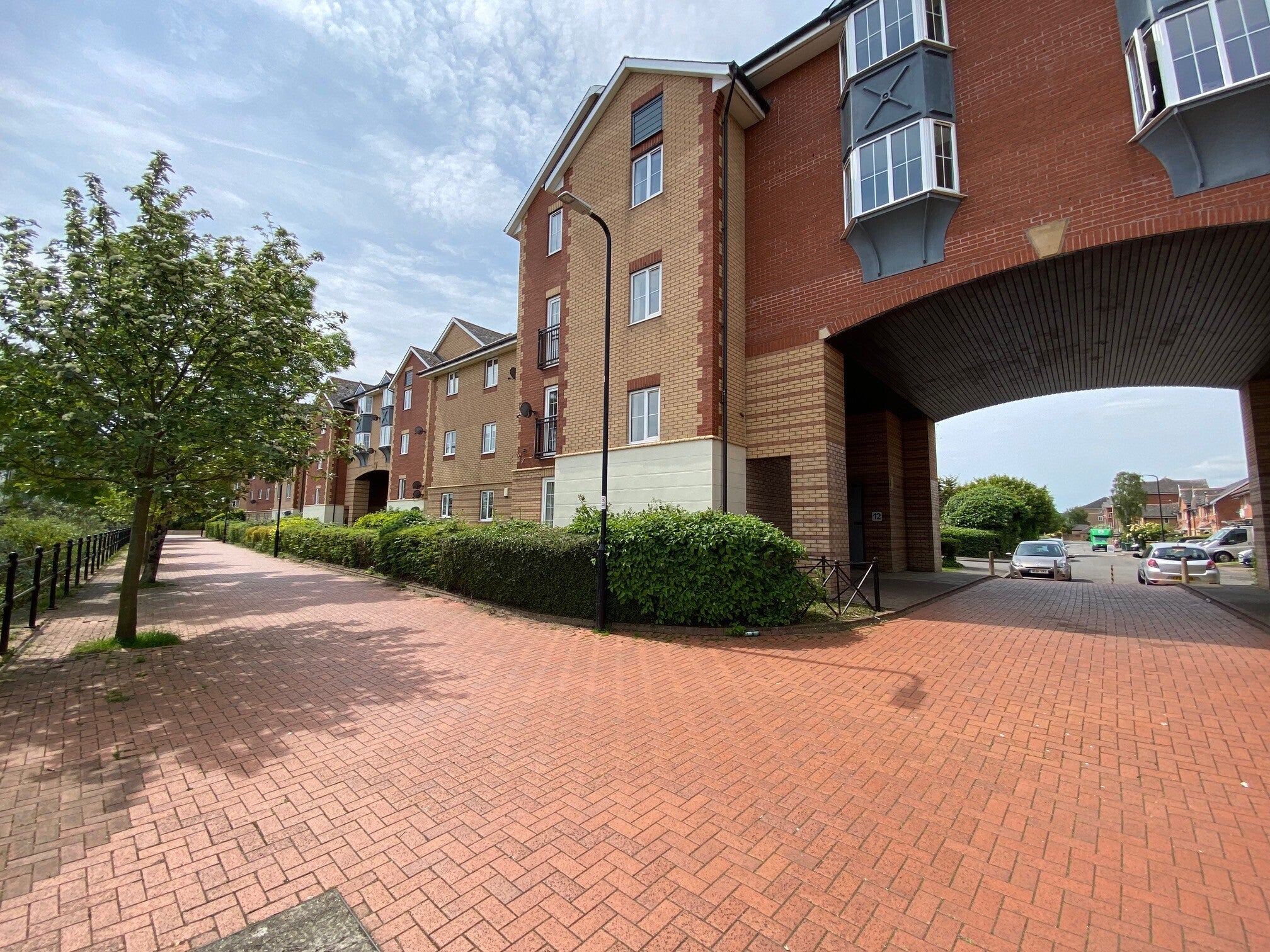 Flat Seager Drive in Cardiff