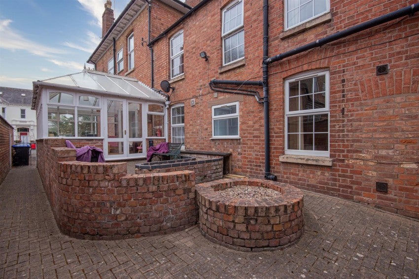 Flat Gordon Street in Royal Leamington Spa
