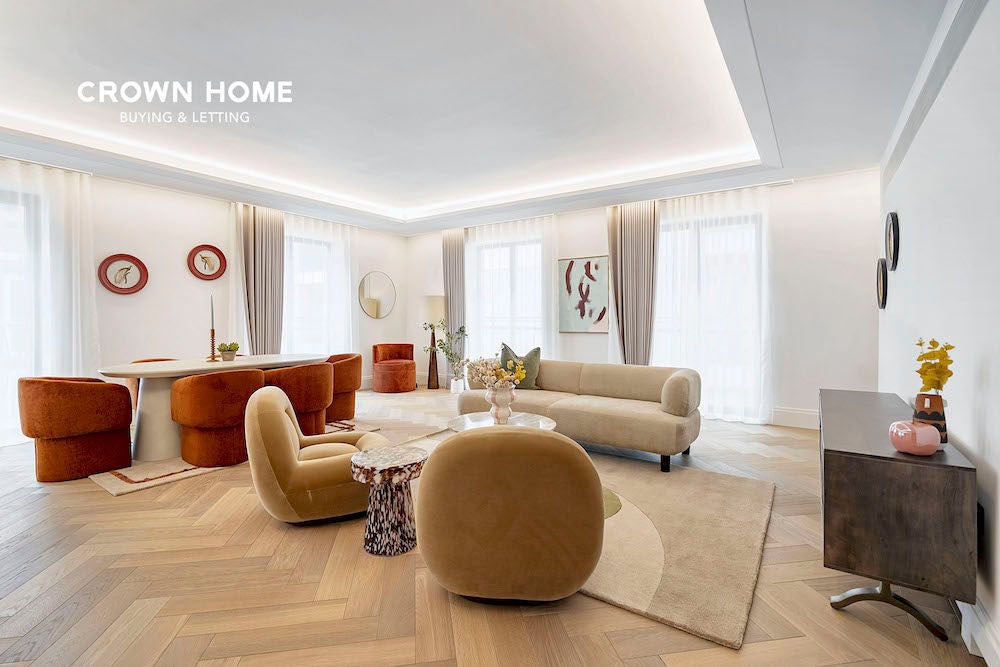Flat Mulberry Square in London