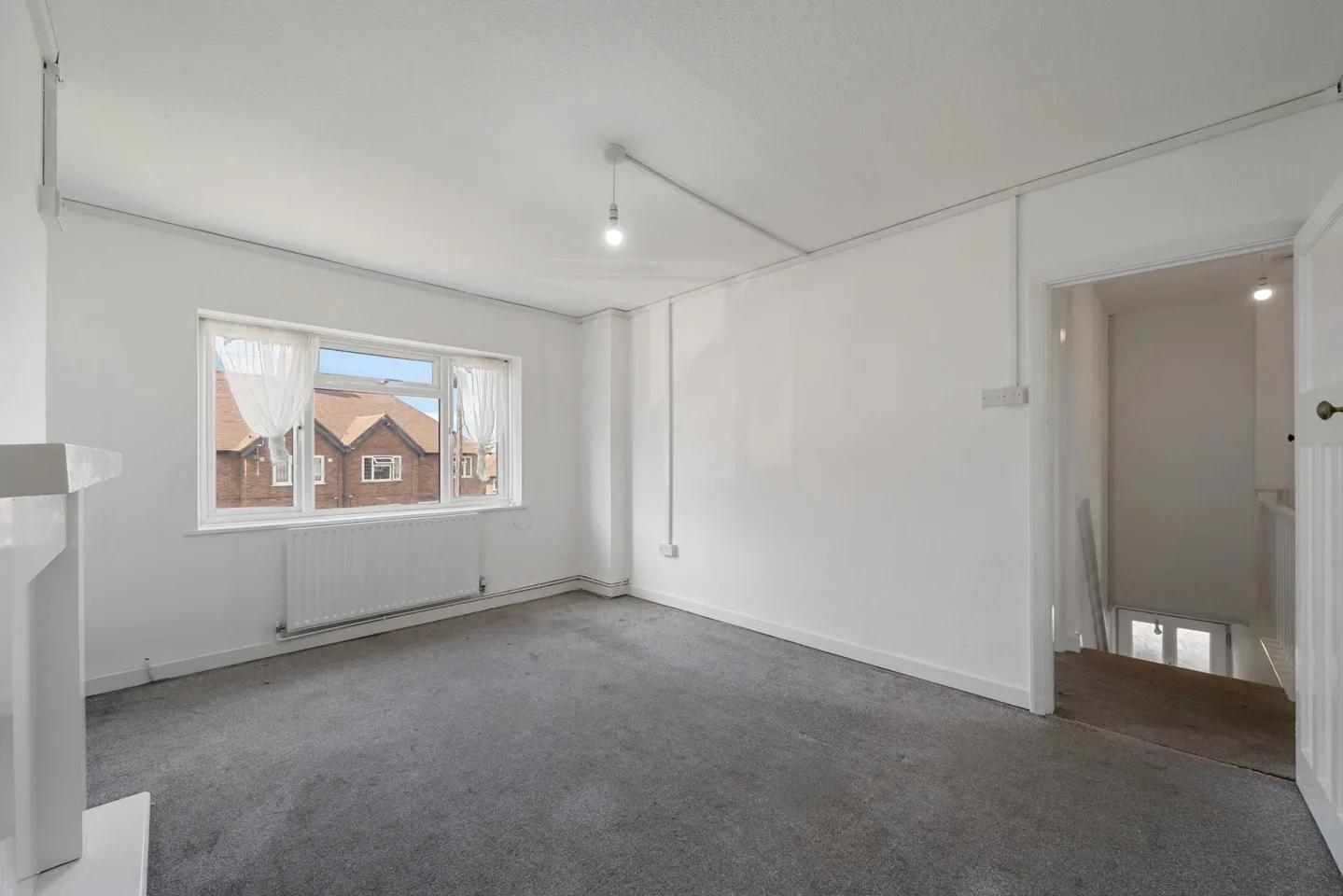 Flat Ferndown Road in Greater London