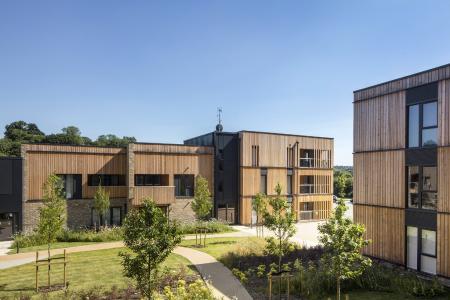 Flat Clock House Gardens in Welwyn Hatfield