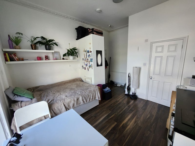 Flat Camden Park Road in Greater London