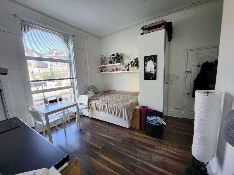 Flat Camden Park Road in Greater London