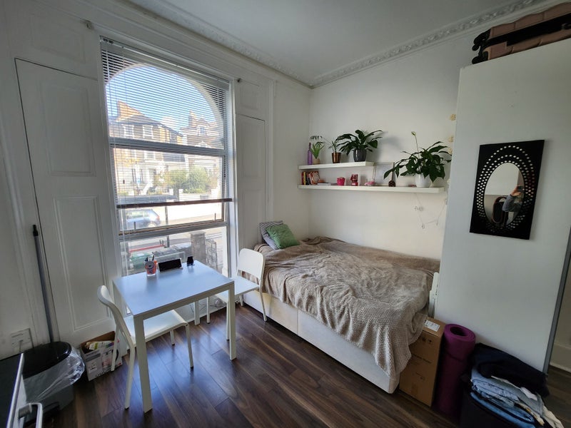 Flat Camden Park Road in Greater London