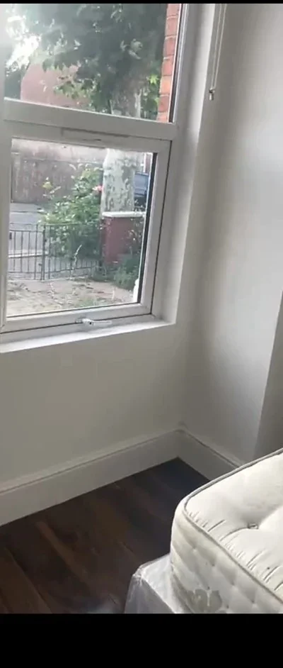 Room Hazeldean Road in Greater London