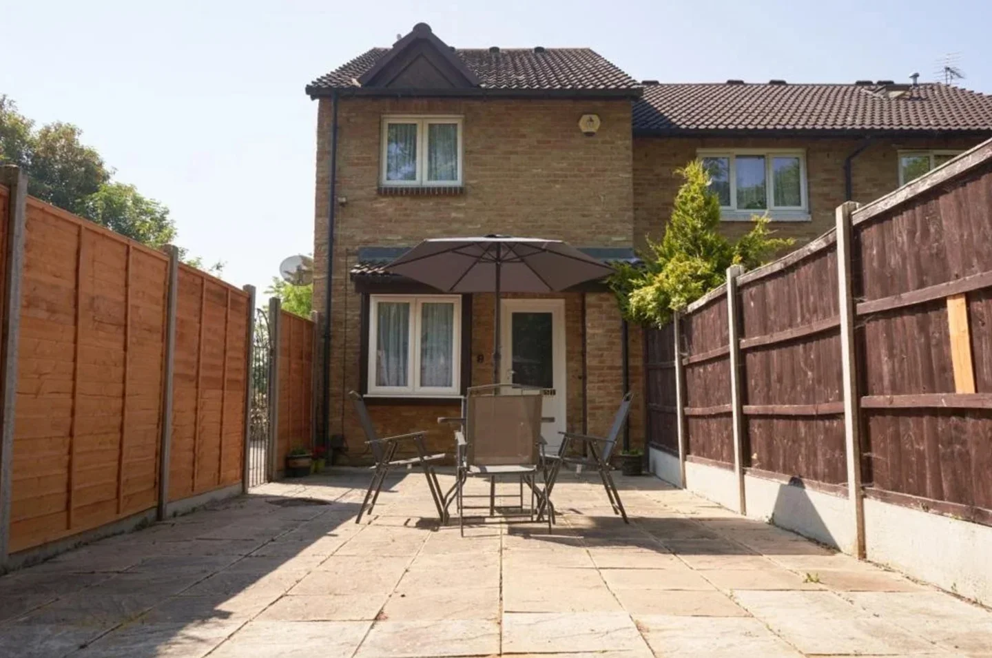 House Haldane Road in Greater London
