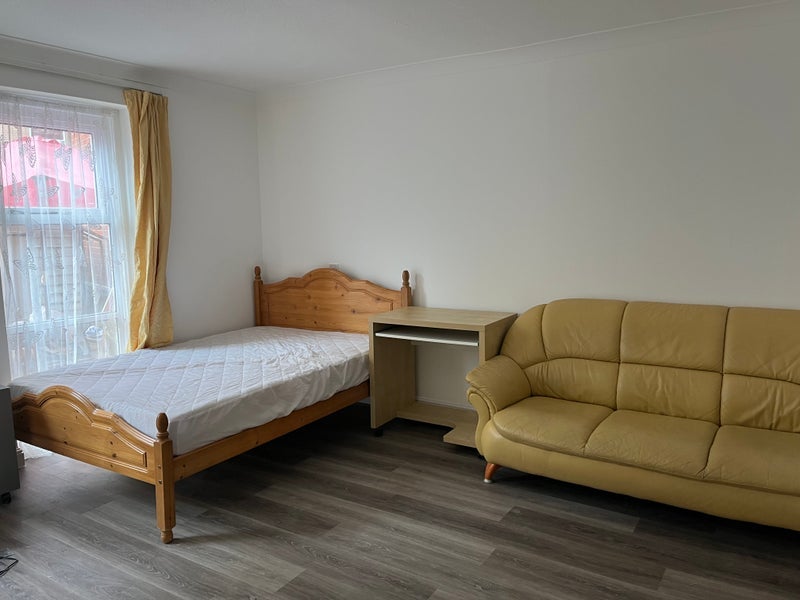 Room Canada Street in Greater London