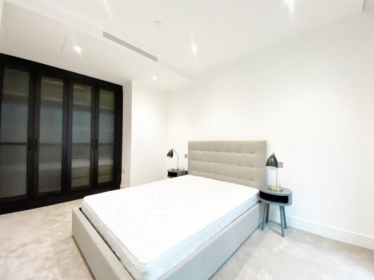 Flat Wandsworth Road in London