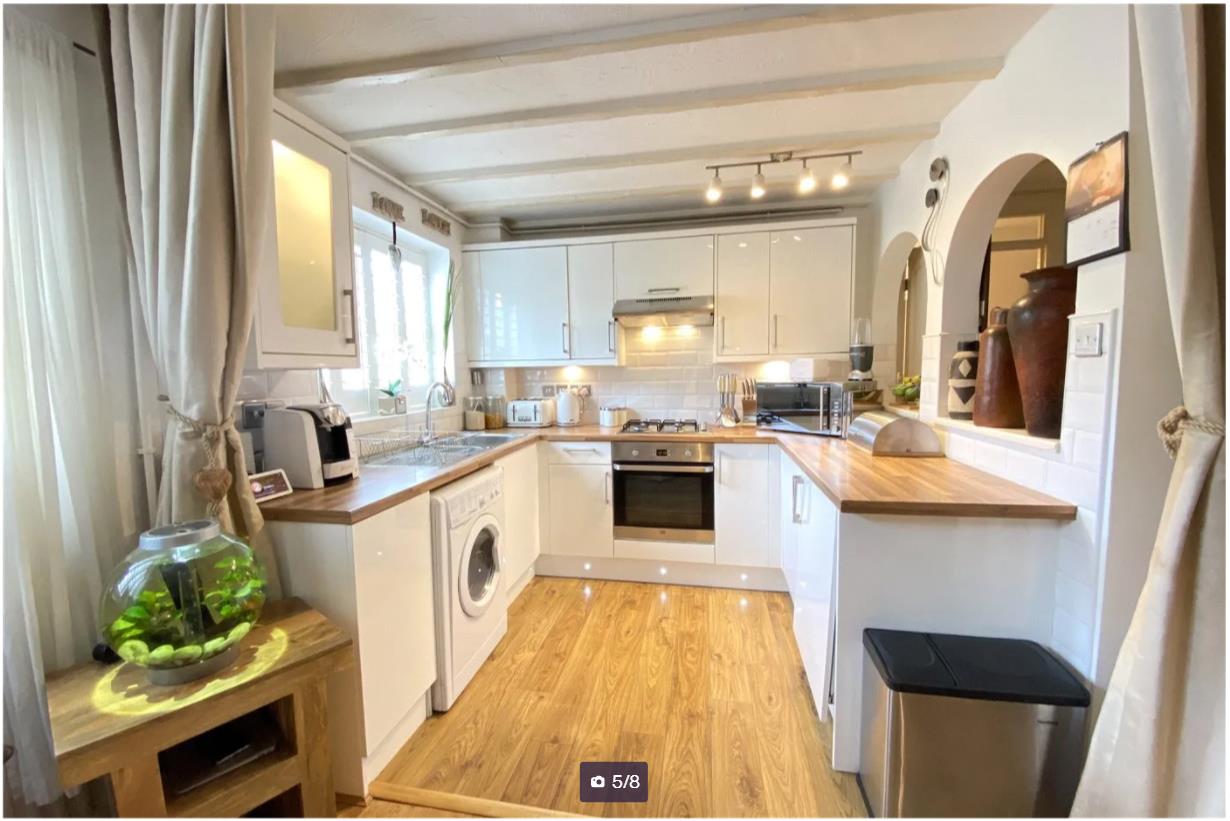 Flat Old Town Close in Beaconsfield