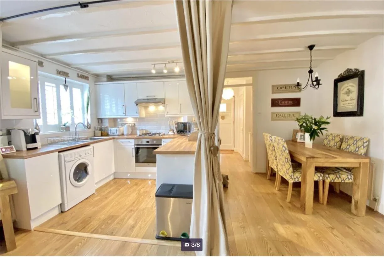 Flat Old Town Close in Beaconsfield