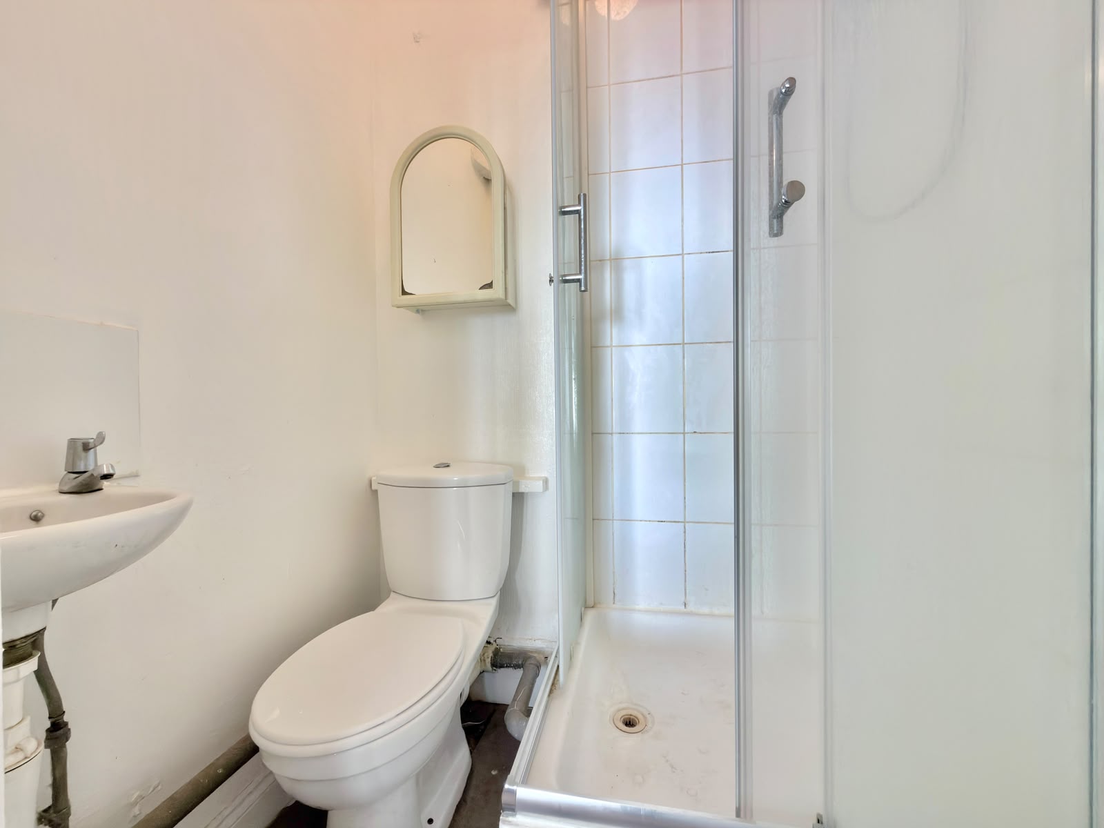 Flat Caithness Road in Greater London