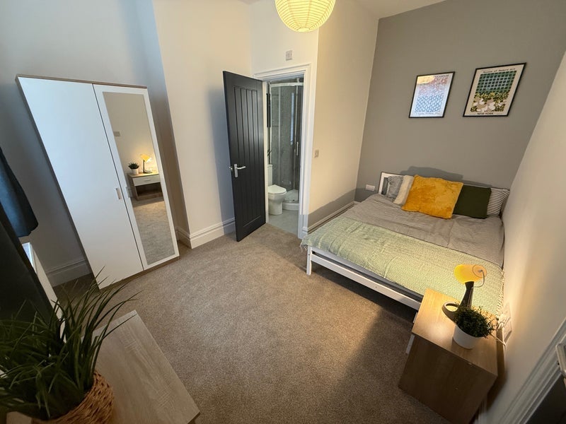 Room Rockcliffe Road in Rawmarsh