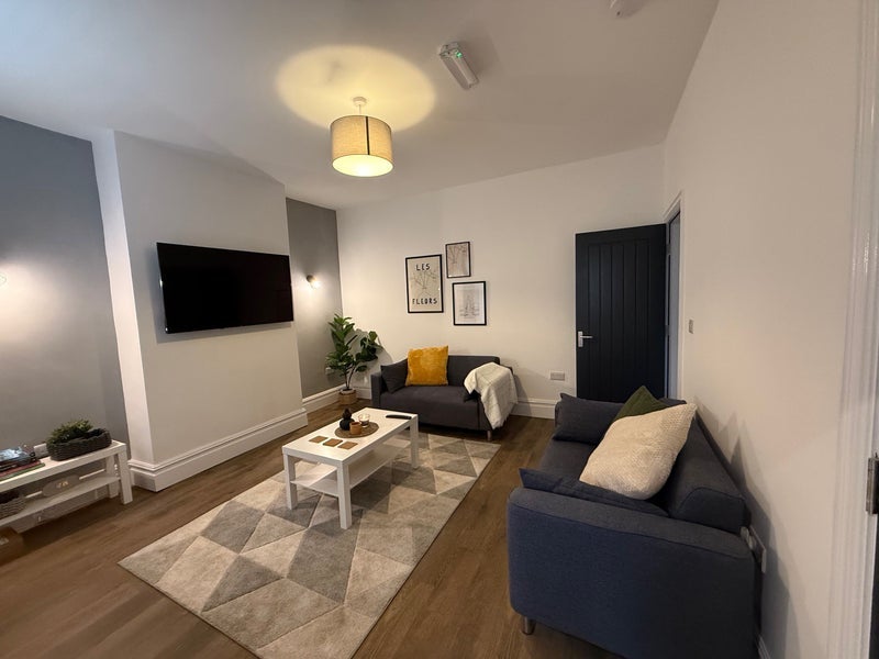 Room Rockcliffe Road in Rawmarsh