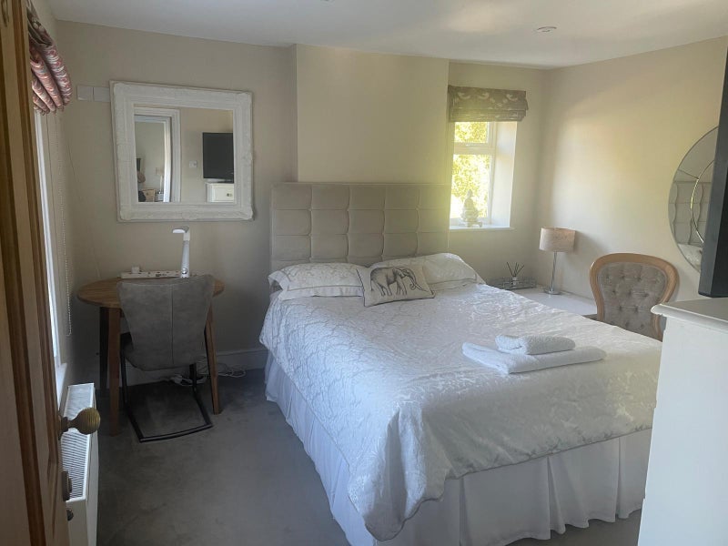 Room Wimborne Road East in Ferndown