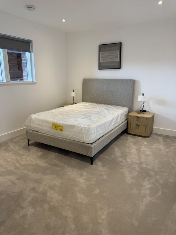 Room Saint John's Hill in Greater London