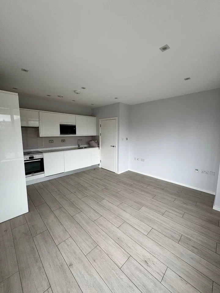 Flat High Road Wembley in Greater London