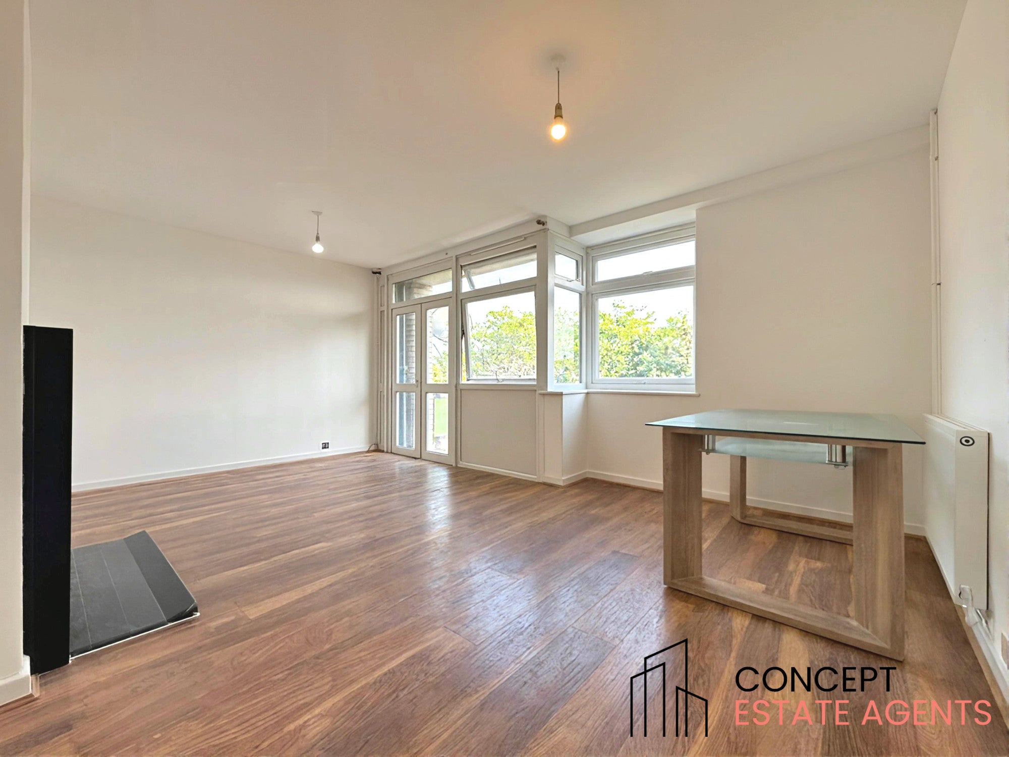 Flat Blackshaw Road in Greater London
