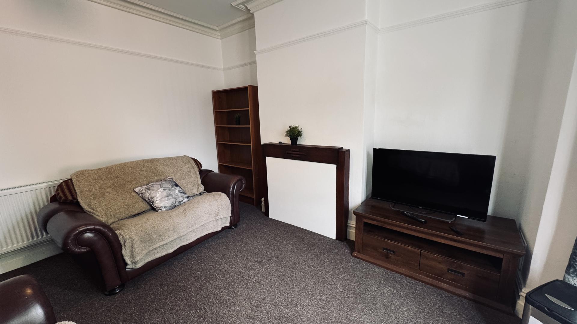Room Cheyney Road in Chester
