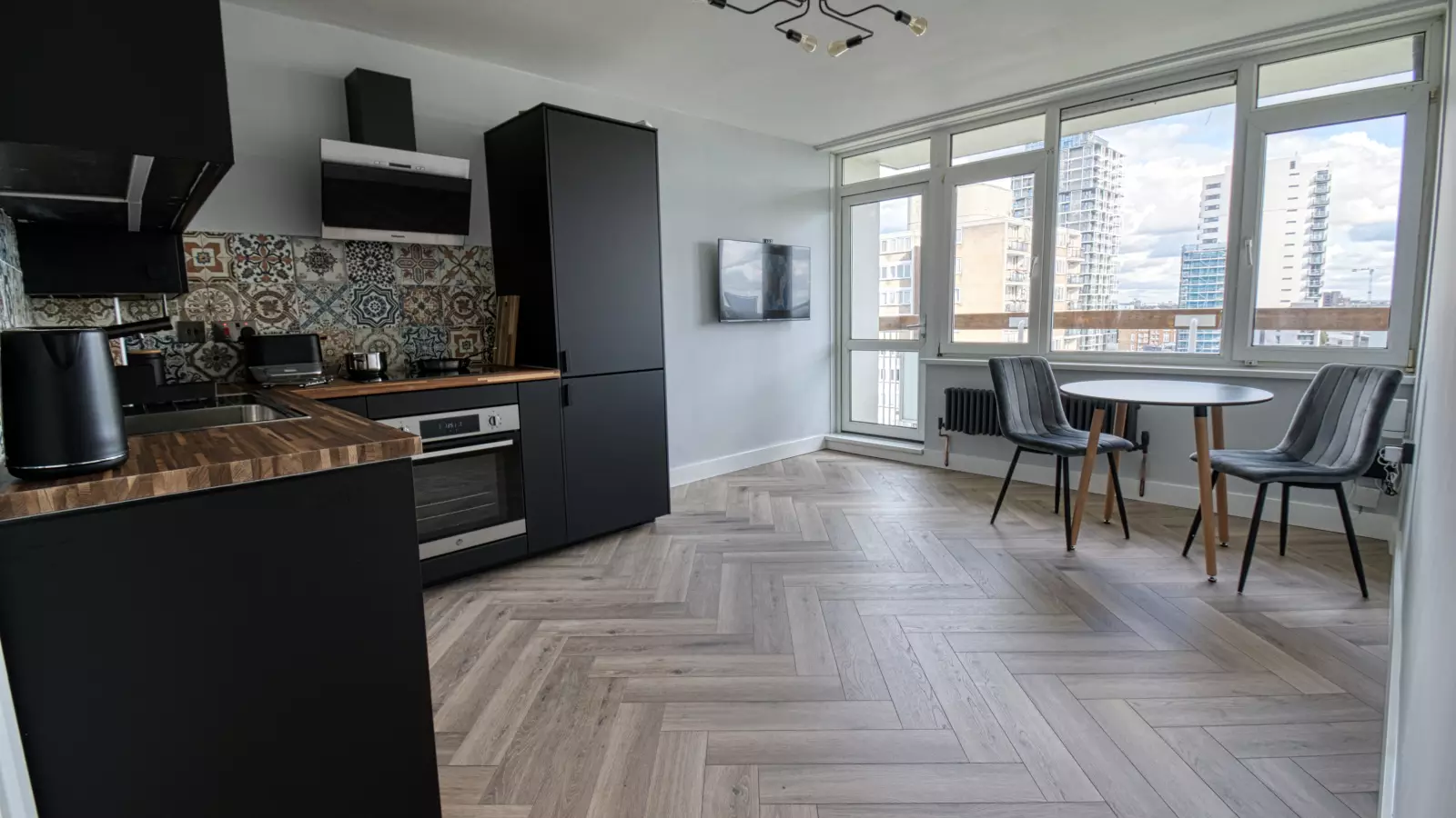 Flat Cordelia Street in Greater London