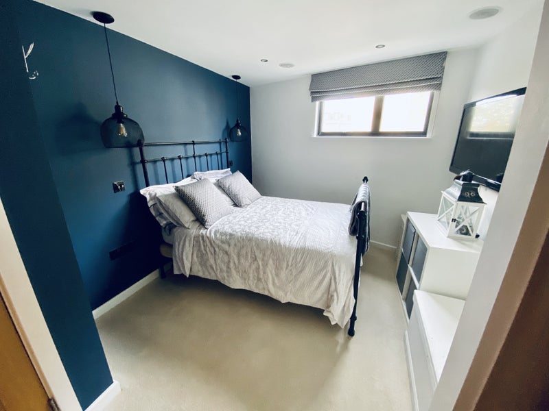 Room Ladywell Road in Greater London