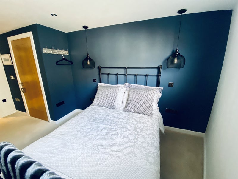 Room Ladywell Road in Greater London