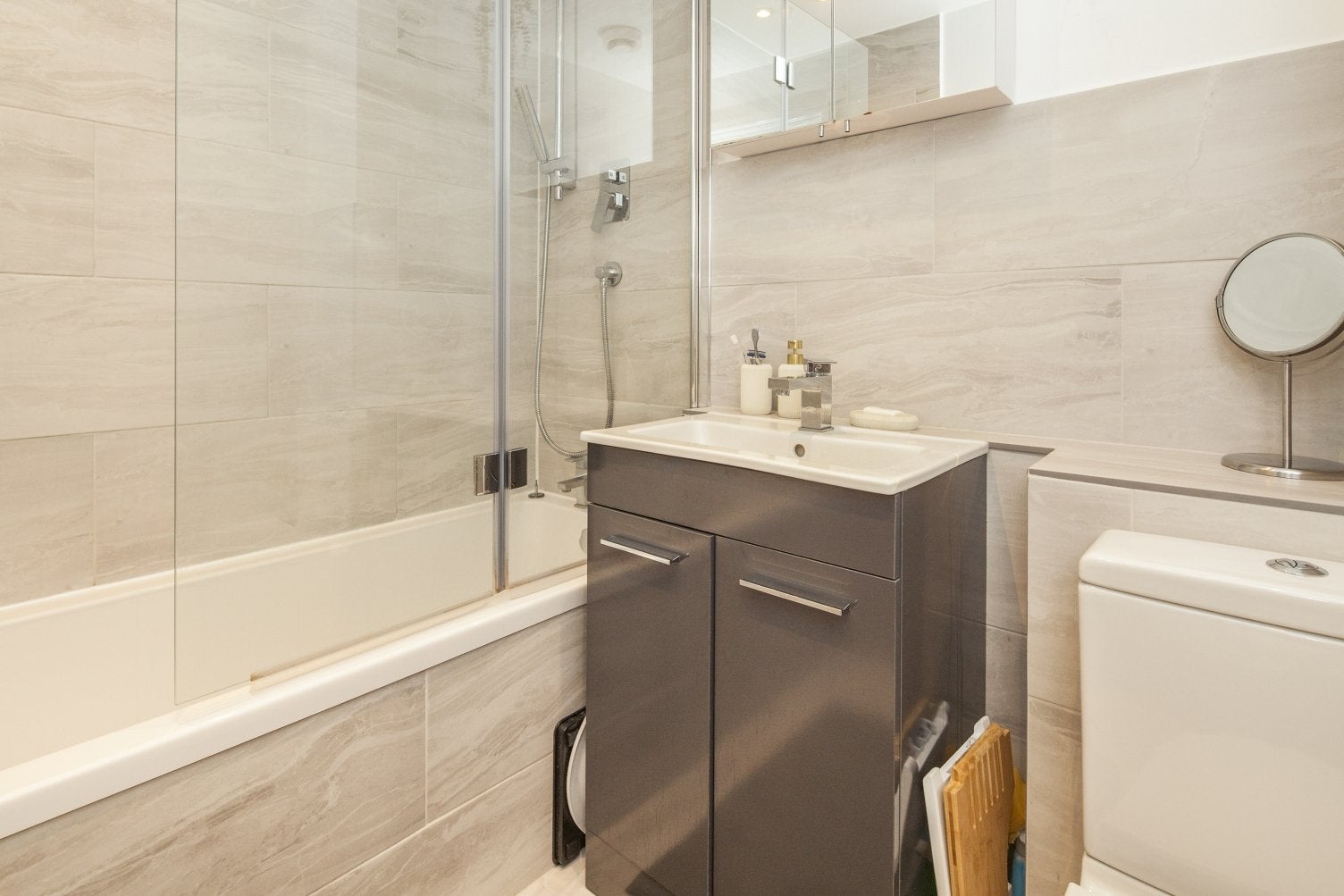 Flat Freda Corbett Close in Greater London